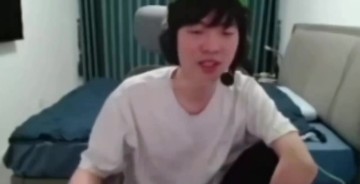 谈球吧体育app官网Cryin：今年T1感觉没啥戏 Doran遇到打不过的硬送 怎么跟Bin打啊