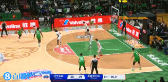 谈球吧体育官网入口差之毫厘！奥利弗抢到前场板直接补空篮！可惜超时了一点&不算！