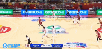 谈球吧官网登录入口帽子戏法！胡明轩连中3记三分 帮助广东占据场上主动