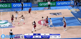 谈球吧(中国)官方网站探囊取物！周琦空切接球 起飞双手轻松将球砸进篮筐😍