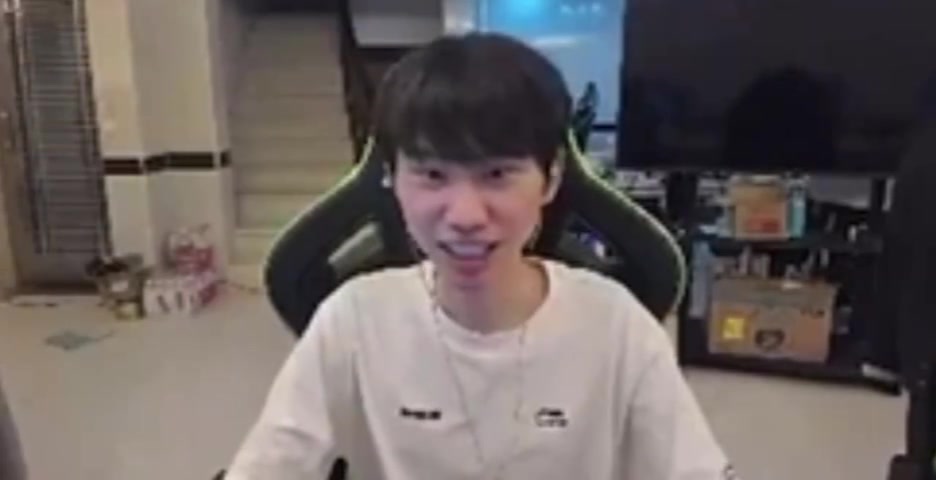 谈球吧体育app下载Doinb吐槽签名售卖:以后可能不是所有人签 可能核实看是不是白猴