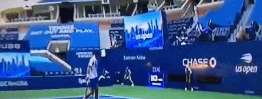 谈球吧(中国)官方网站脚踢网球击中司线员!穆塞蒂:是巧合,我不想伤害任何人